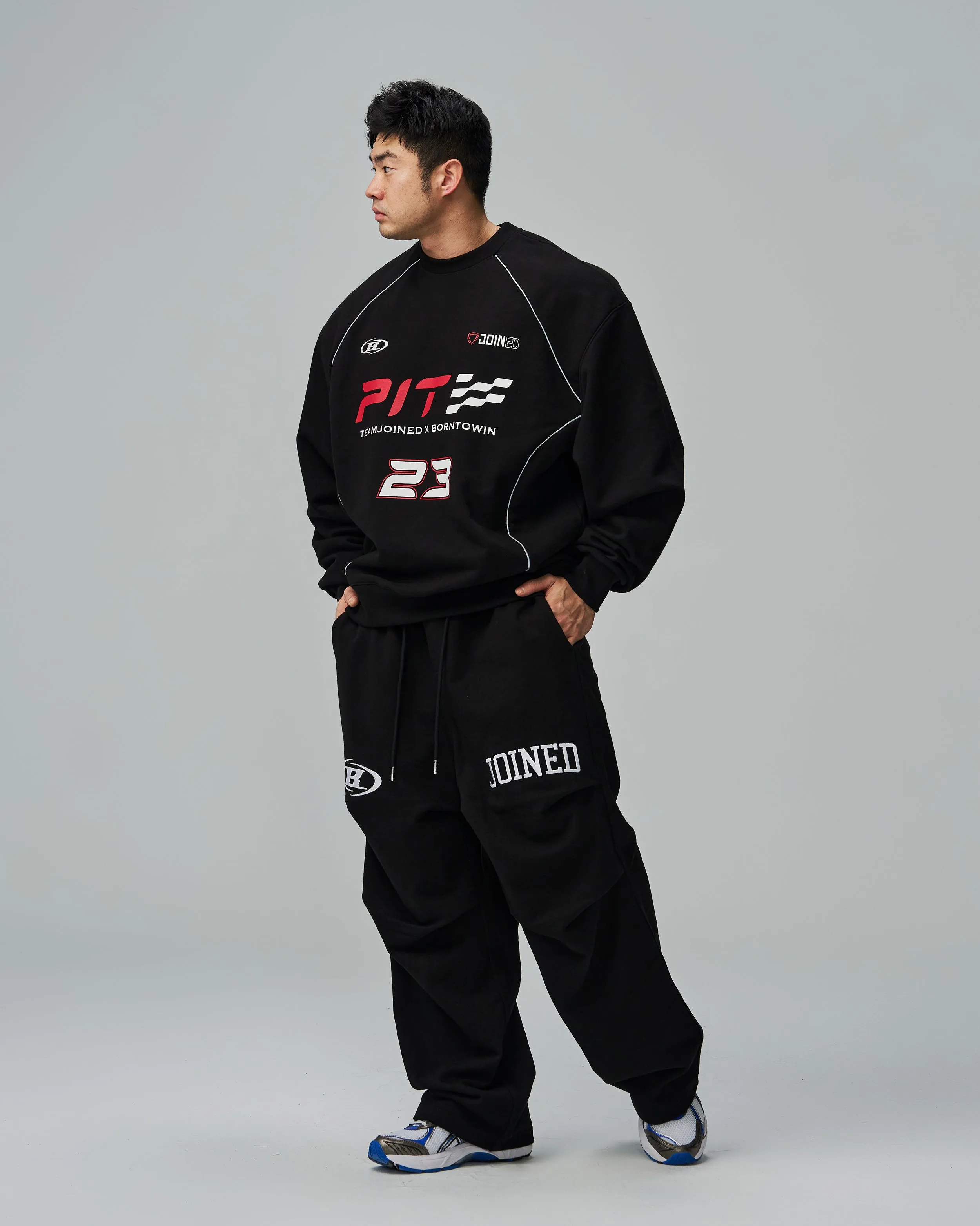 BORN2JOINED 2 LOGO 4-TUCK PANTS